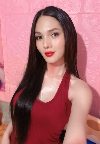 Stranger on cam right now at StrangerCamLive — AlliahFox from Philippines