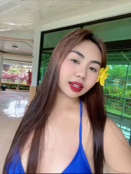Live stranger on cam at StrangerCamLive — Shaine from Philippines